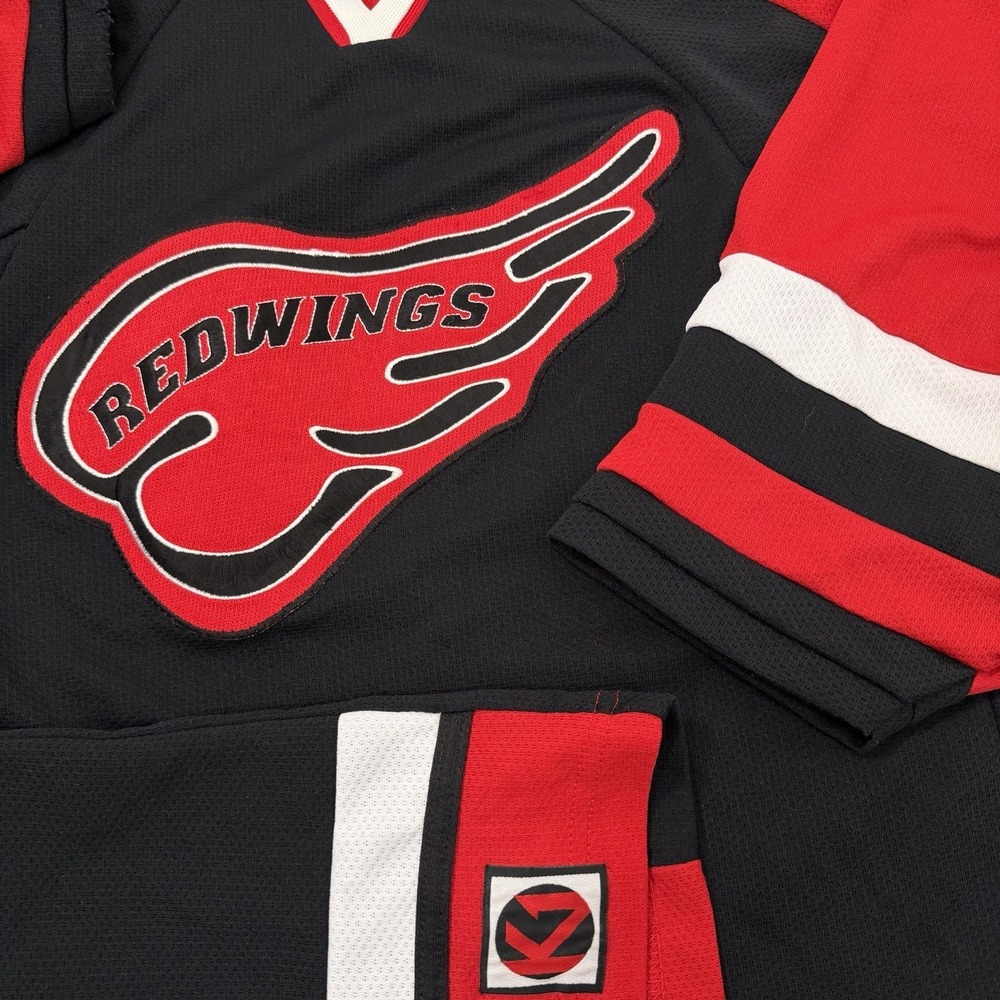 Vintage Detroit Red Wings Jersey Mens Medium Black NHL Hockey #9 Retro 90s USA